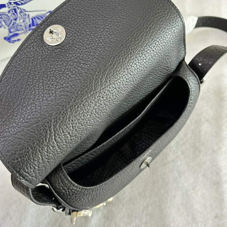 Picture of Burberry Handbags _SKUfw160522745fw